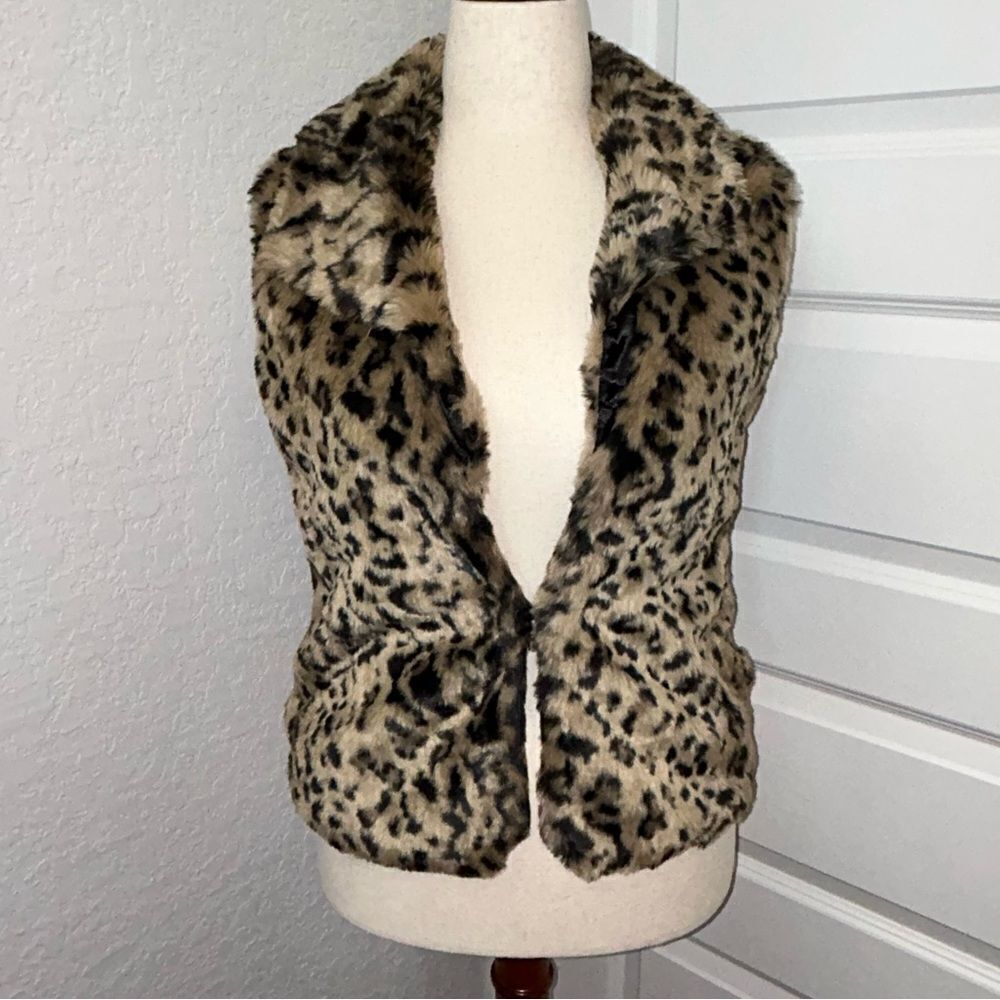 Jack Animal Print Faux Fur One Hook Closure Sleeveless Statement Vest